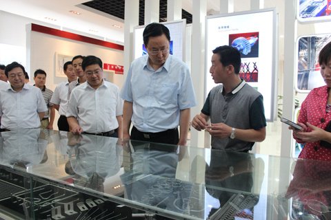 南京市委副書記、市長藍(lán)紹敏（原泰州市委書記）前來視察